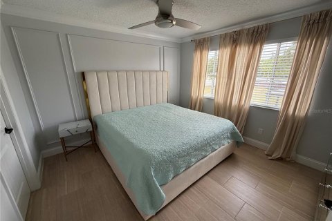 House in Orlando, Florida 4 bedrooms, 186.18 sq.m. № 1720230 - photo 20