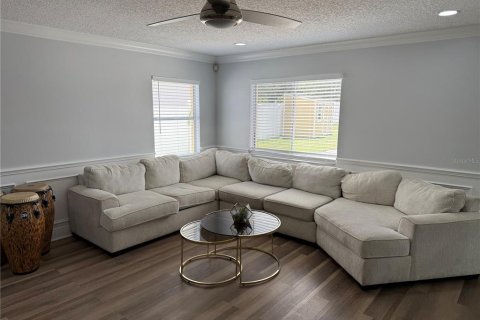 House in Orlando, Florida 4 bedrooms, 186.18 sq.m. № 1720230 - photo 14