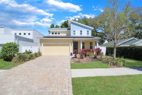 Villa ou maison à louer à Sarasota, Floride: 4 chambres, 208.19 m2 № 1133317 - photo 1