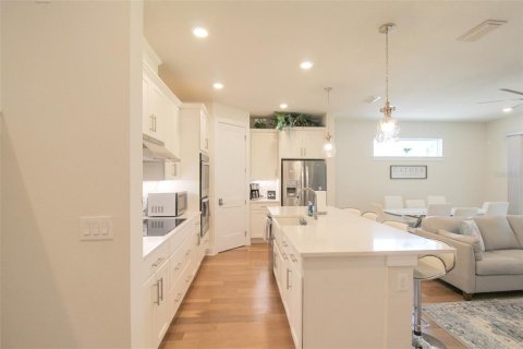 Villa ou maison à louer à Sarasota, Floride: 4 chambres, 208.19 m2 № 1133317 - photo 11