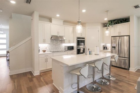 Villa ou maison à louer à Sarasota, Floride: 4 chambres, 208.19 m2 № 1133317 - photo 12