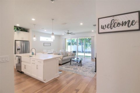 Villa ou maison à louer à Sarasota, Floride: 4 chambres, 208.19 m2 № 1133317 - photo 10