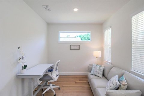 Villa ou maison à louer à Sarasota, Floride: 4 chambres, 208.19 m2 № 1133317 - photo 5