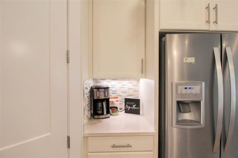 Villa ou maison à louer à Sarasota, Floride: 4 chambres, 208.19 m2 № 1133317 - photo 15