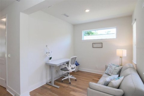 Villa ou maison à louer à Sarasota, Floride: 4 chambres, 208.19 m2 № 1133317 - photo 4