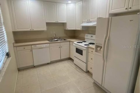 Commercial property in Saint Petersburg, Florida 4 bedrooms, 125.6 sq.m. № 1760416 - photo 11