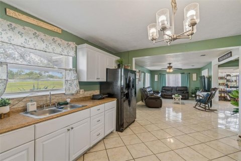 Villa ou maison à vendre à Tampa, Floride: 3 chambres, 131.18 m2 № 2299896 - photo 10