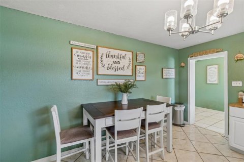 Villa ou maison à vendre à Tampa, Floride: 3 chambres, 131.18 m2 № 2299896 - photo 13