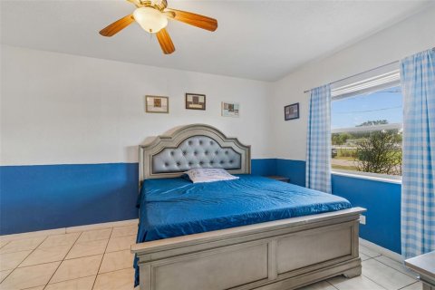 Villa ou maison à vendre à Tampa, Floride: 3 chambres, 131.18 m2 № 2299896 - photo 18