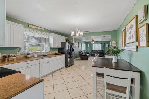 Villa ou maison à vendre à Tampa, Floride: 3 chambres, 131.18 m2 № 2299896 - photo 9