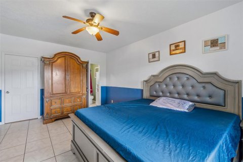Villa ou maison à vendre à Tampa, Floride: 3 chambres, 131.18 m2 № 2299896 - photo 17