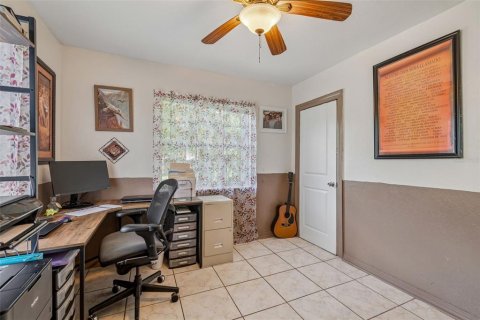Villa ou maison à vendre à Tampa, Floride: 3 chambres, 131.18 m2 № 2299896 - photo 21