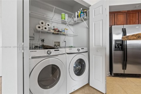 Купить кондоминиум в Авентура, Флорида 2 спальни, 125.88м2, № 2047665 - фото 30