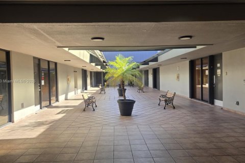 Купить коммерческую недвижимость в Майами, Флорида № 2034366 - фото 5