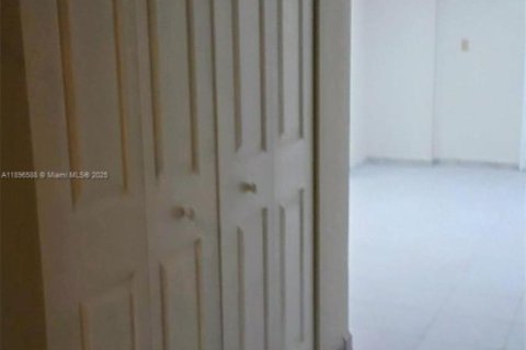 Купить коммерческую недвижимость в Майами, Флорида № 2034366 - фото 7