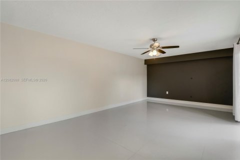 Casa en venta en West Palm Beach, Florida, 2 dormitorios, 114.83 m2 № 2343370 - foto 11