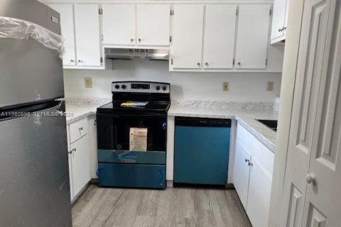 Adosado en venta en Miami, Florida, 3 dormitorios, 126.35 m2 № 2043910 - foto 14