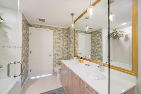 Copropriété à vendre à Miami, Floride: 3 chambres, 103.12 m2 № 2271559 - photo 24
