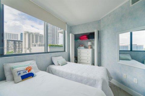 Copropriété à vendre à Miami, Floride: 3 chambres, 103.12 m2 № 2271559 - photo 30