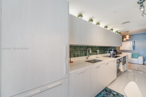 Copropriété à vendre à Miami, Floride: 3 chambres, 103.12 m2 № 2271559 - photo 16
