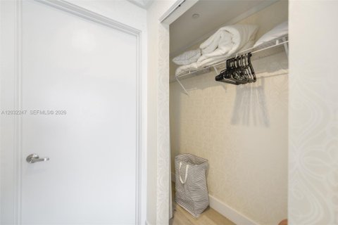 Copropriété à vendre à Miami, Floride: 3 chambres, 103.12 m2 № 2271559 - photo 22