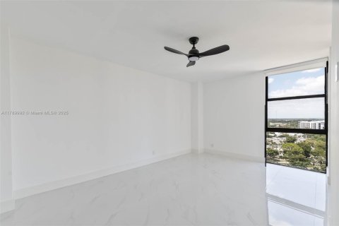 Condo in Aventura, Florida, 2 bedrooms  № 2244866 - photo 10