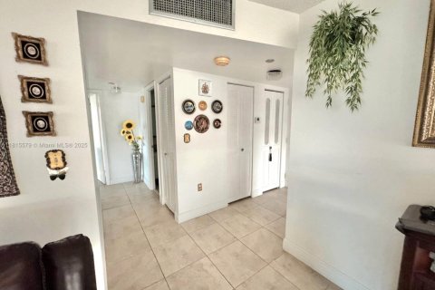Condominio en venta en Pembroke Pines, Florida, 2 dormitorios, 104.05 m2 № 1937016 - foto 9