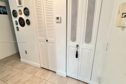 Condominio en venta en Pembroke Pines, Florida, 2 dormitorios, 104.05 m2 № 1937016 - foto 11