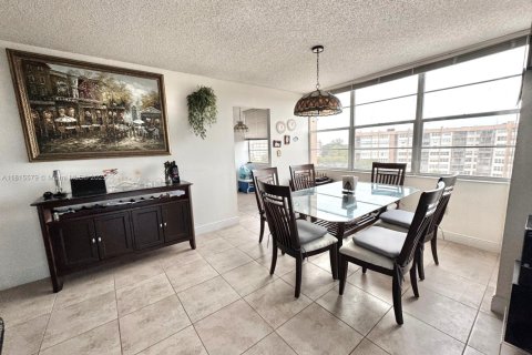 Condominio en venta en Pembroke Pines, Florida, 2 dormitorios, 104.05 m2 № 1937016 - foto 2