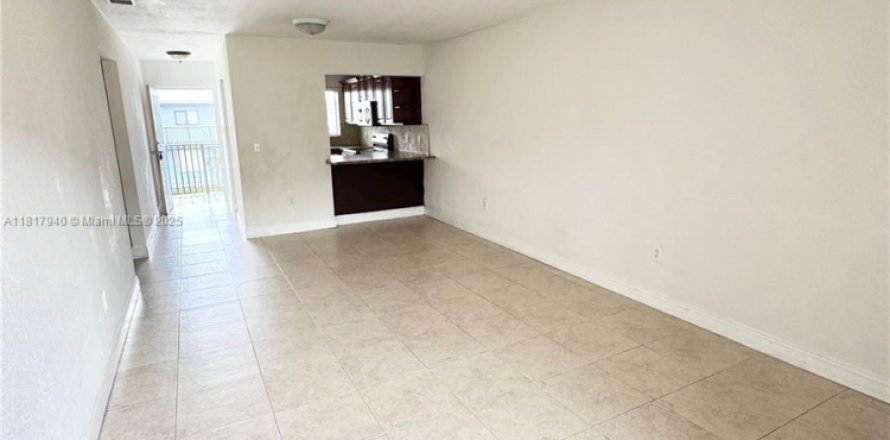 Condominio en Hialeah, Florida, 2 dormitorios  № 1774589