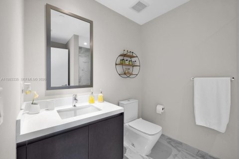 Condominio en venta en Miami, Florida, 3 dormitorios, 204.76 m2 № 2055808 - foto 10