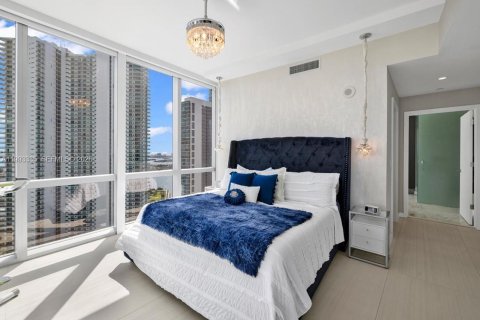 Condominio en venta en Miami, Florida, 3 dormitorios, 204.76 m2 № 2055808 - foto 24
