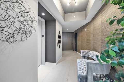 Condominio en venta en Miami, Florida, 3 dormitorios, 204.76 m2 № 2055808 - foto 7