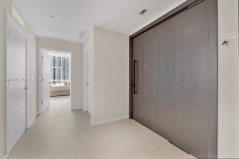 Condominio en venta en Miami, Florida, 3 dormitorios, 204.76 m2 № 2055808 - foto 6