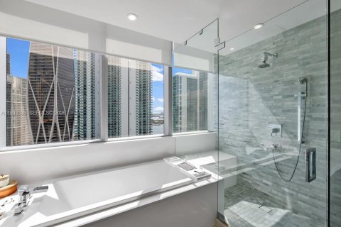 Condominio en venta en Miami, Florida, 3 dormitorios, 204.76 m2 № 2055808 - foto 22