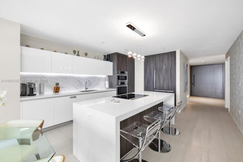 Condominio en venta en Miami, Florida, 3 dormitorios, 204.76 m2 № 2055808 - foto 16