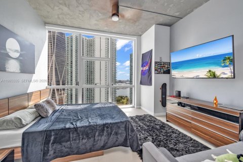 Condominio en venta en Miami, Florida, 3 dormitorios, 204.76 m2 № 2055808 - foto 12