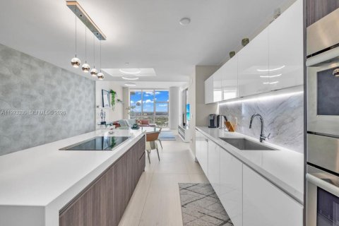 Condominio en venta en Miami, Florida, 3 dormitorios, 204.76 m2 № 2055808 - foto 15