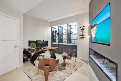 Condominio en venta en Miami, Florida, 3 dormitorios, 204.76 m2 № 2055808 - foto 20