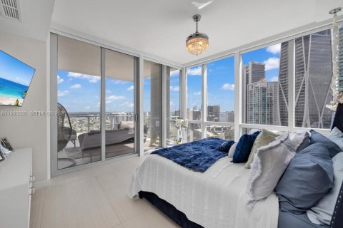 Condominio en venta en Miami, Florida, 3 dormitorios, 204.76 m2 № 2055808 - foto 23