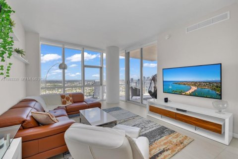 Condominio en venta en Miami, Florida, 3 dormitorios, 204.76 m2 № 2055808 - foto 17