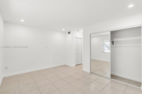 Copropriété à louer à Miami, Floride: 2 chambres, 74.69 m2 № 2392913 - photo 17