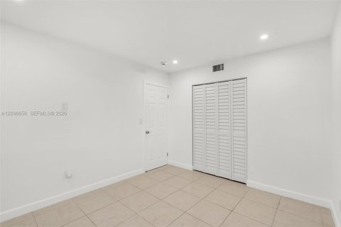 Copropriété à louer à Miami, Floride: 2 chambres, 74.69 m2 № 2392913 - photo 15