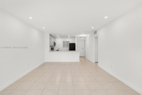 Copropriété à louer à Miami, Floride: 2 chambres, 74.69 m2 № 2392913 - photo 8