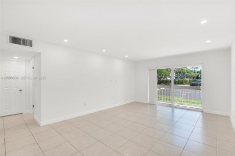 Copropriété à louer à Miami, Floride: 2 chambres, 74.69 m2 № 2392913 - photo 7