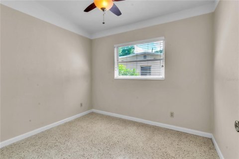 House in Saint Petersburg, Florida 3 bedrooms, 136.94 sq.m. № 1902856 - photo 17