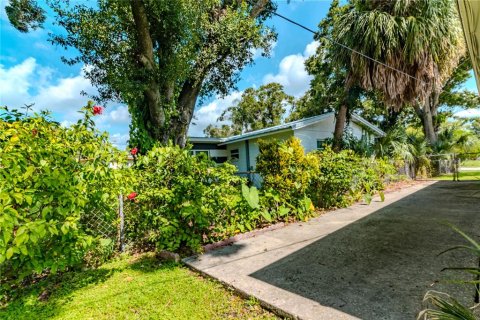 House in Saint Petersburg, Florida 3 bedrooms, 136.94 sq.m. № 1902856 - photo 25