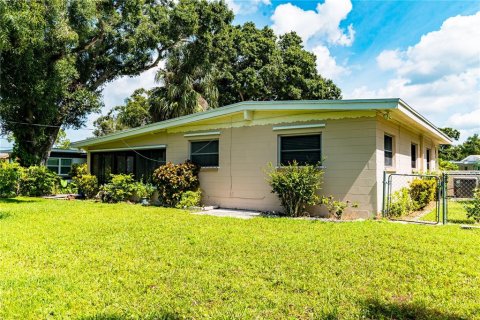 House in Saint Petersburg, Florida 3 bedrooms, 136.94 sq.m. № 1902856 - photo 26