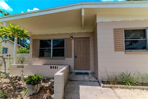 Casa en venta en Saint Petersburg, Florida, 3 dormitorios, 136.94 m2 № 1902856 - foto 2