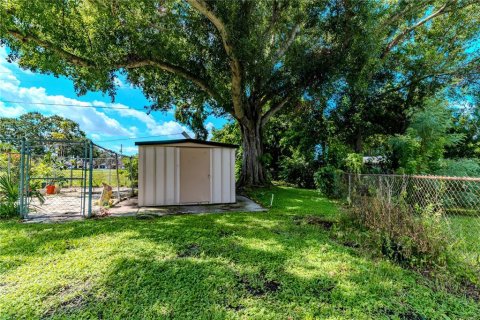 House in Saint Petersburg, Florida 3 bedrooms, 136.94 sq.m. № 1902856 - photo 24